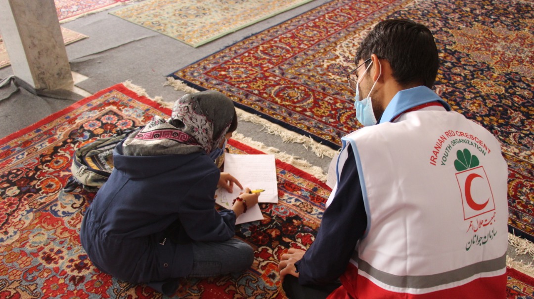 1000 جلد کتاب به خانه هلال روستای صدیقی چابهار اهدا شد